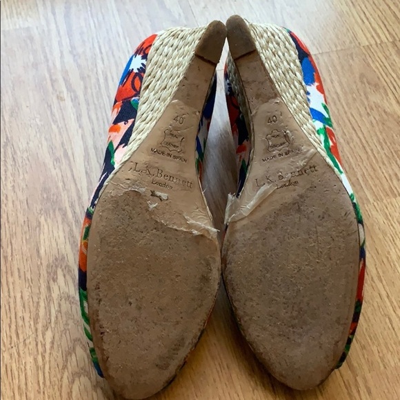 NIB L.K. Bennett Yellow Lemon Patent ZELITA Espadrille Peep  L.K. Bennett Zelita Floral Print Peeptoe Wedges 10